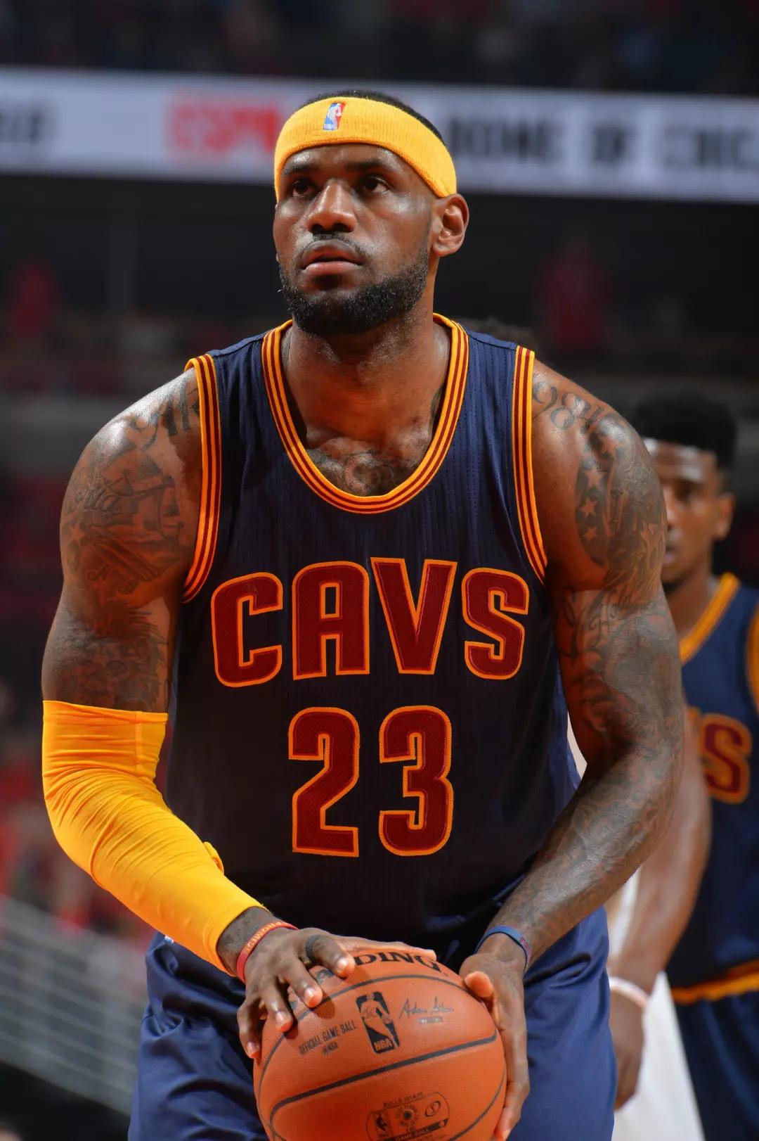 中国U17vs孟加拉国首发：邝兆镭领衔，万项、帅惟浩出战（中国U17战孟加拉国首发出炉：邝兆镭领衔，万项、帅惟浩先发）