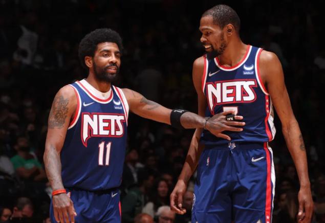 公牛半场三分13中3，吉迪10+5+5咬住比分（公牛半场外线手冷13投3中，吉迪10分5板5助紧咬比分）