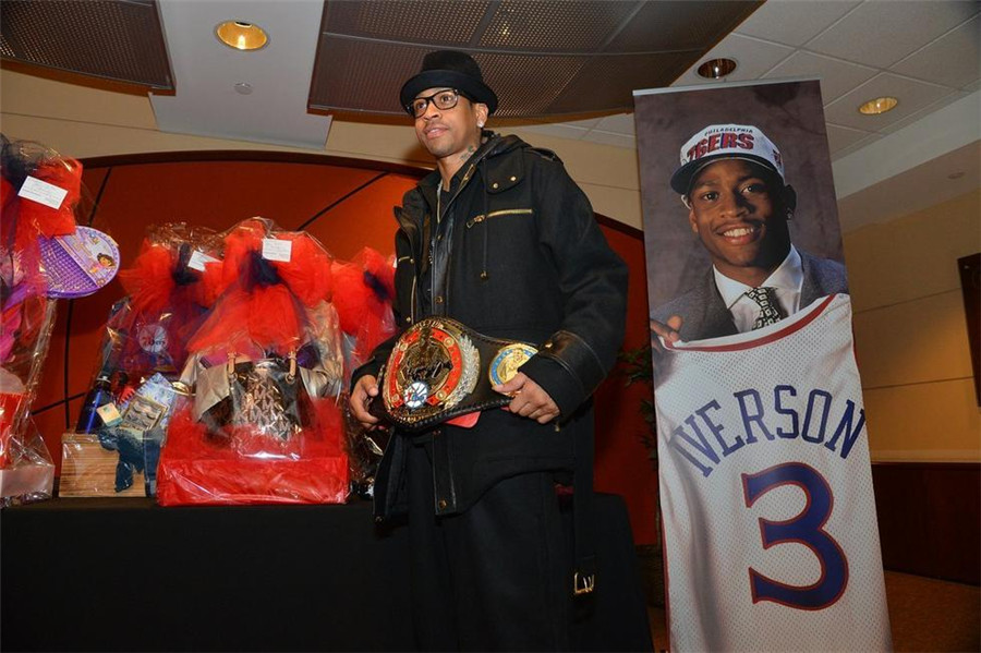 掘金约基奇豪取三双助球队连胜（约基奇砍下三双，助掘金再取连胜）