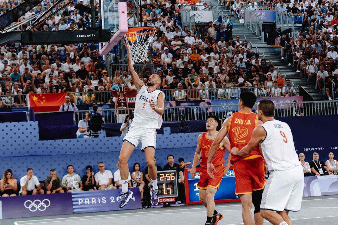 官方：AC米兰主帅阿莱格里当选意甲11月最佳教练（AC米兰官宣：主帅阿莱格里荣膺意甲11月最佳教练）