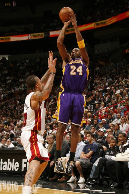 赫拉德-马丁：我知道随时可能轮到我踢中卫，今天再合适不过（赫拉德-马丁：随时待命踢中卫，今天正当其时）