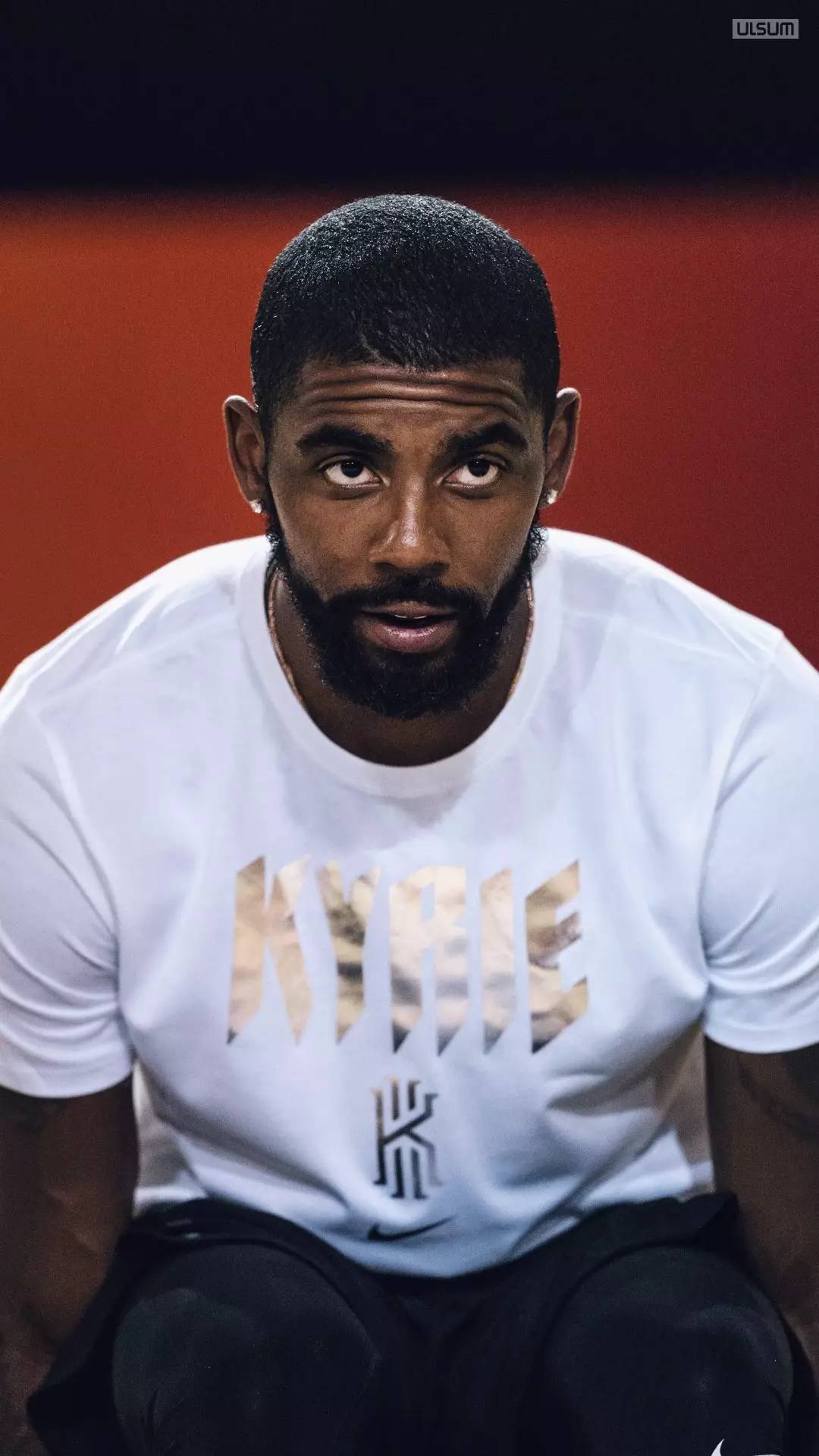 半场： 萨索洛2-1佛罗伦萨，曼德拉戈拉点射，沃尔帕托破门（半场战报：萨索洛2-1领先佛罗伦萨，曼德拉戈拉点球命中，沃尔帕托建功）