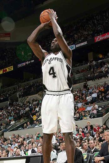 内马尔社媒向球迷致歉：联赛最后阶段加油，为我送点感到抱歉（内马尔发文致歉：为送点抱歉，联赛冲刺阶段全力以赴）